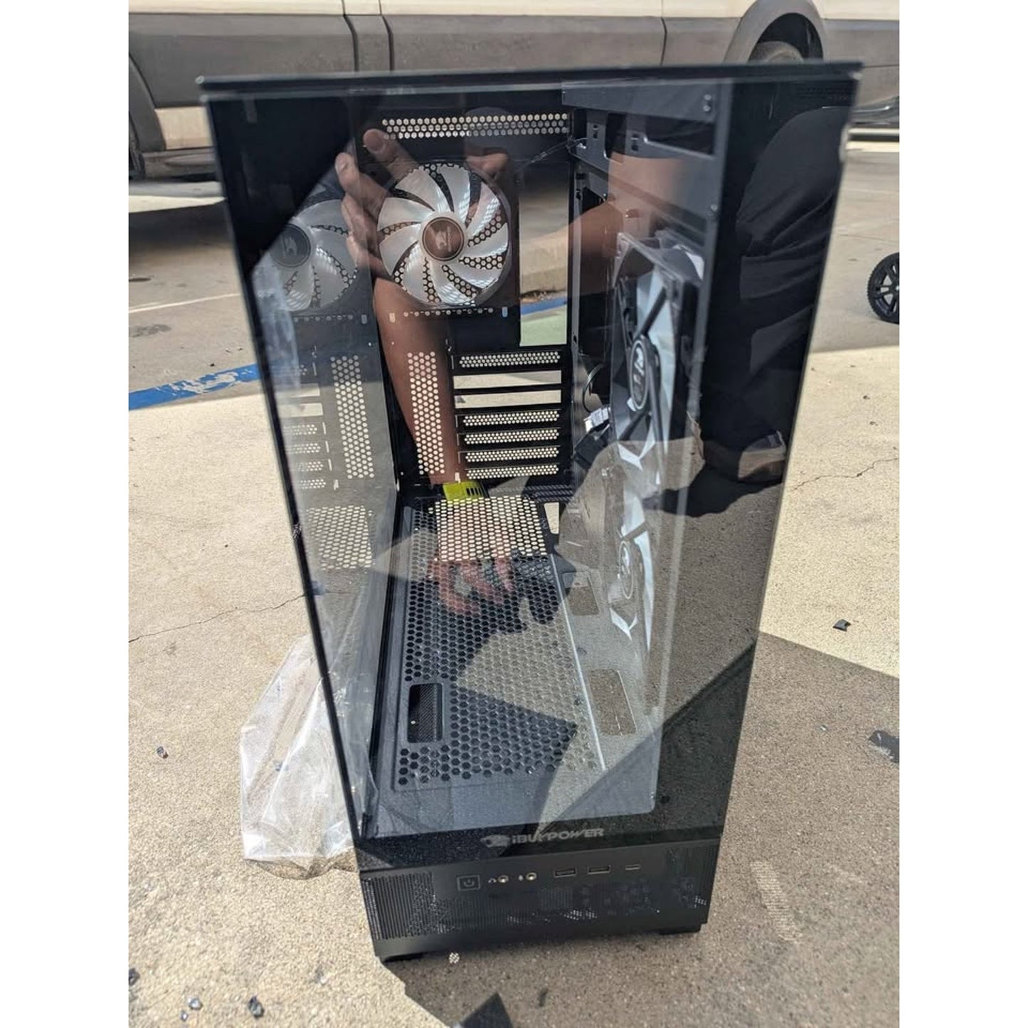 Gaming PC Cases (fish tank)