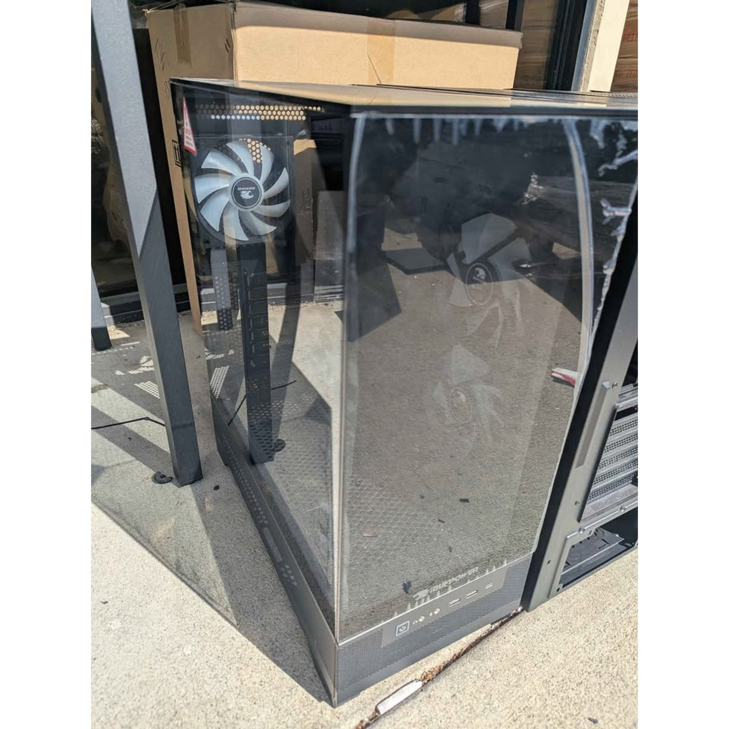 Gaming PC Cases (fish tank)
