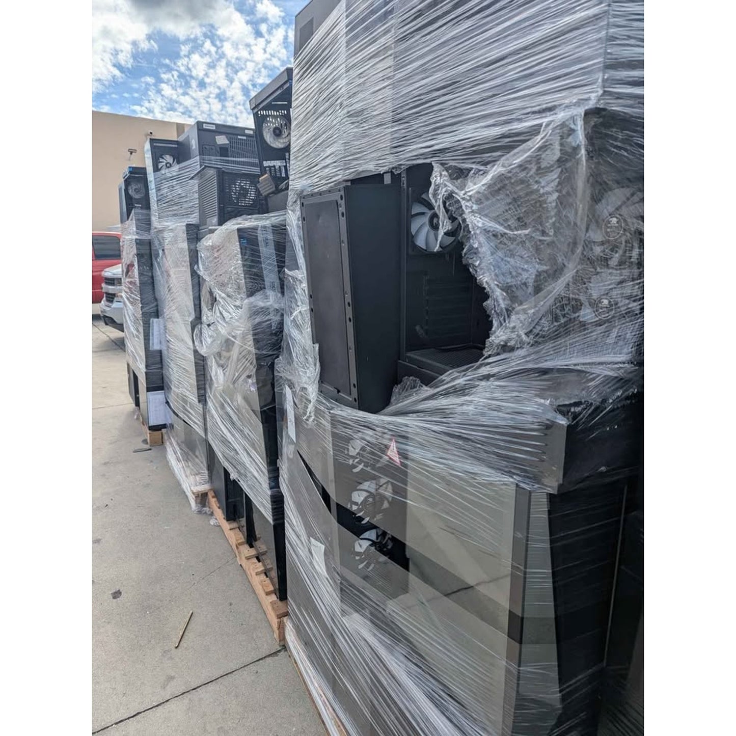 Gaming PC Cases (fish tank)