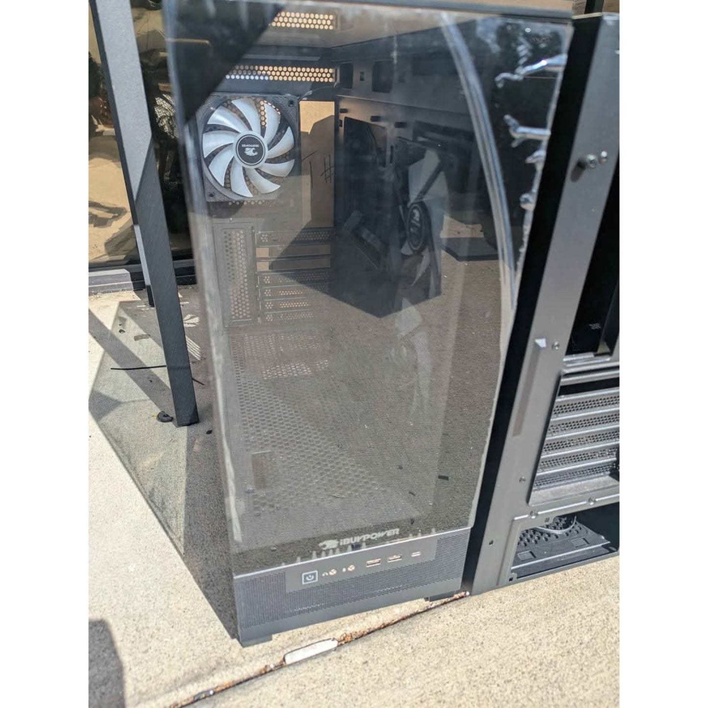 Gaming PC Cases (fish tank)